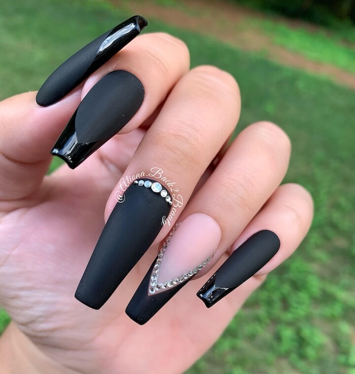 40 Elegant Black Nail Designs To Try Out | Le Chic Street
