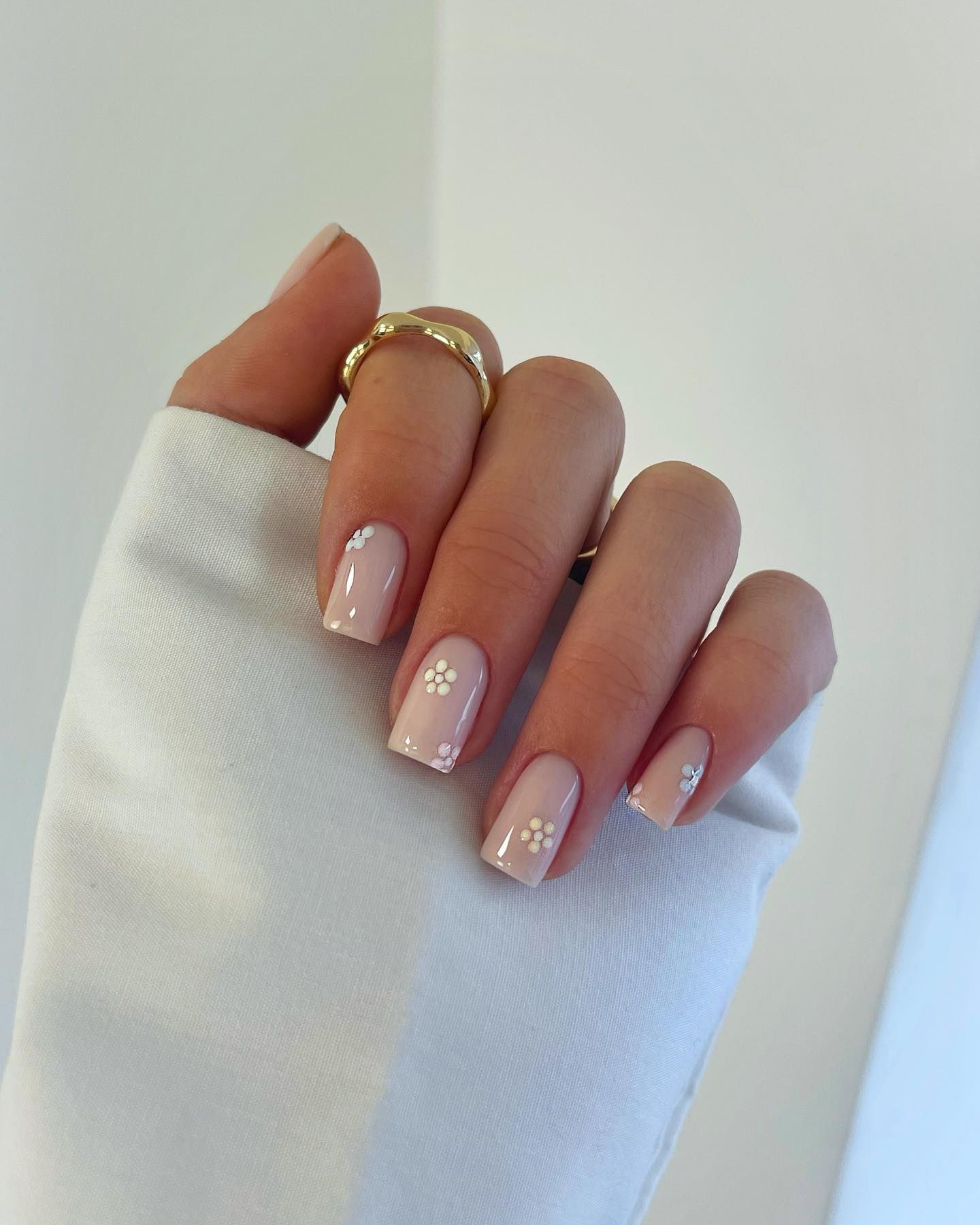 10 Easy and Chic Simple Nail Designs for Fall You Need to Try Right Now