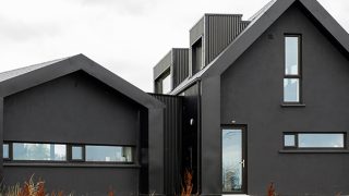 black house w Archdaily: the black house / mdammm + the black house studio